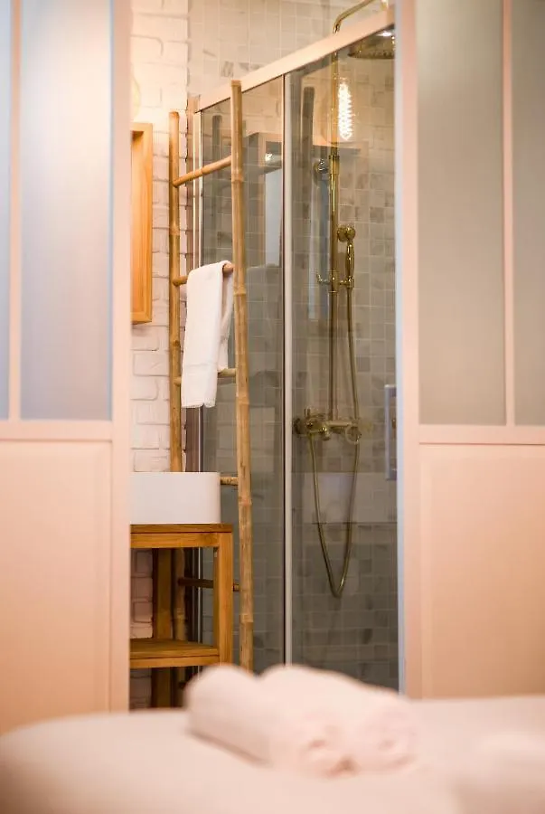 The Blue Elysee Paris Apartment