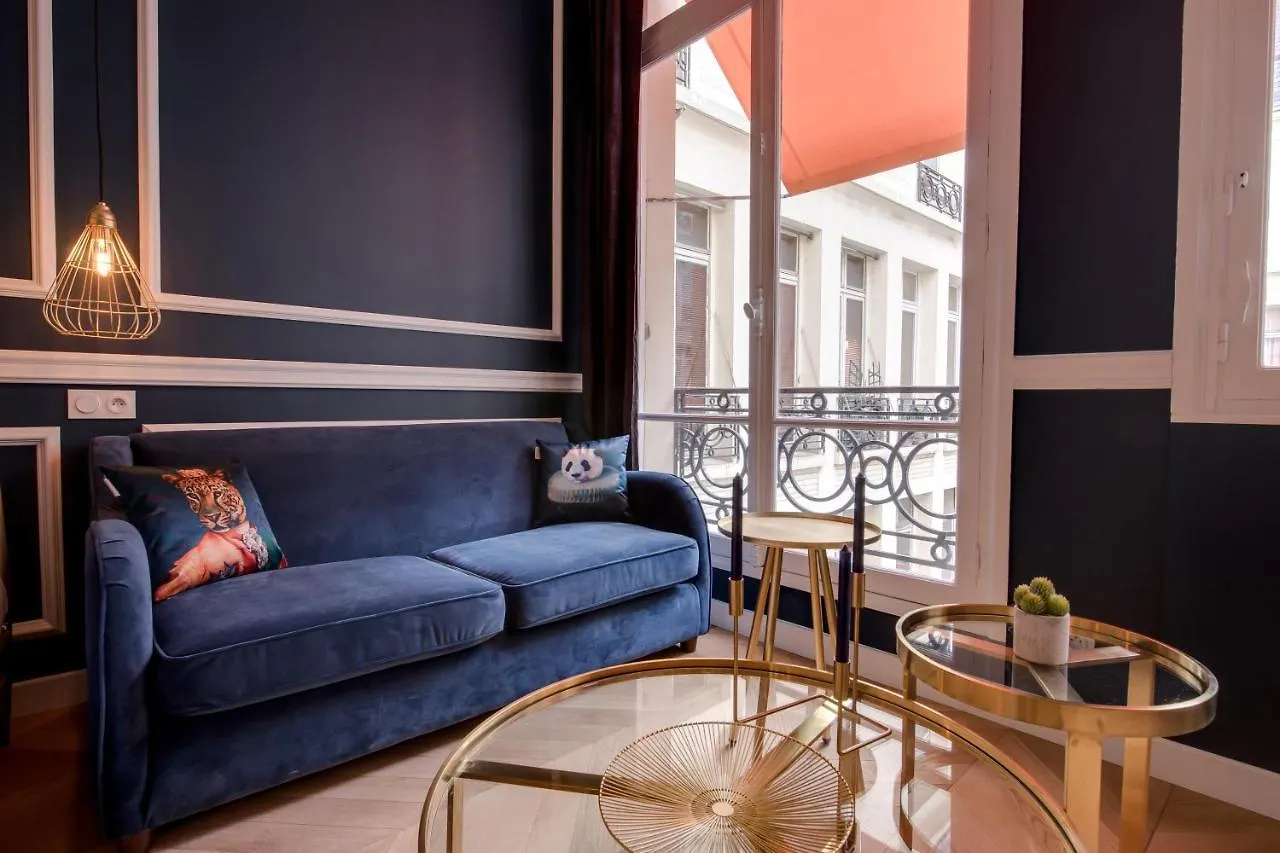 Apartment The Blue Elysee Paris