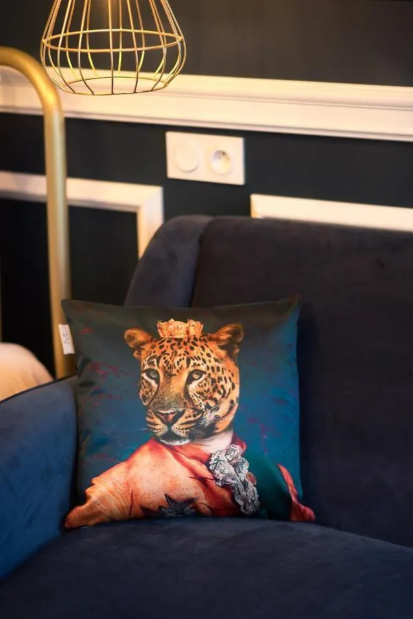 Apartment The Blue Elysee Paris