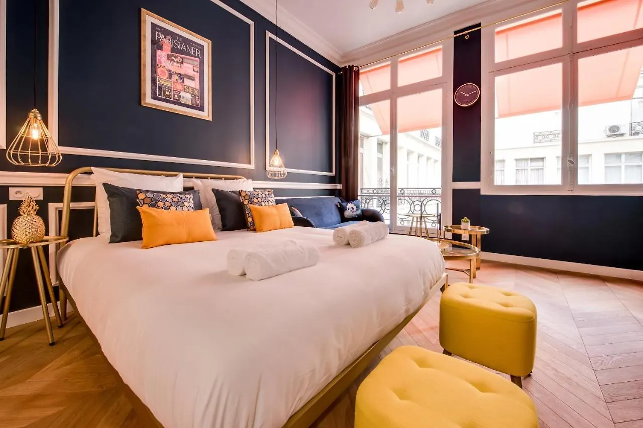 Apartment The Blue Elysee Paris France