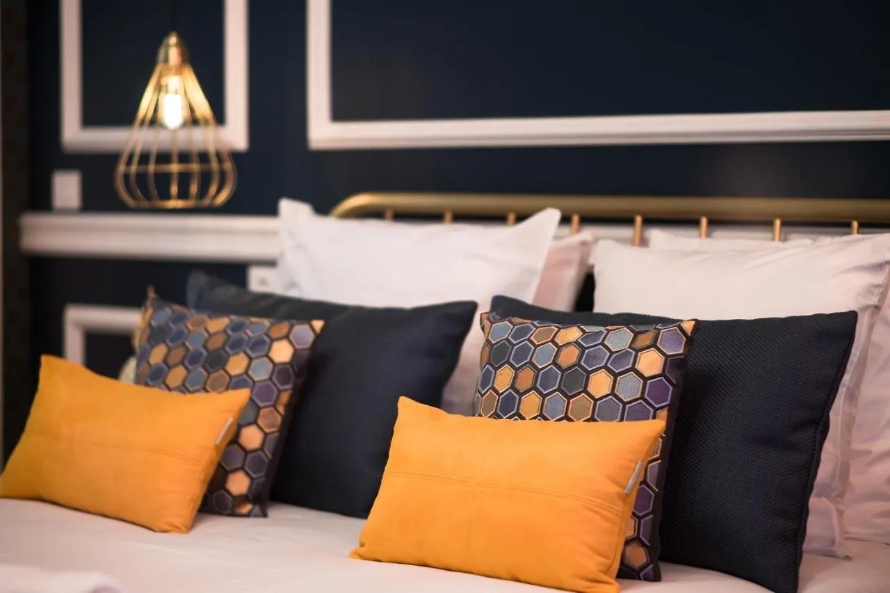The Blue Elysee Paris Apartment
